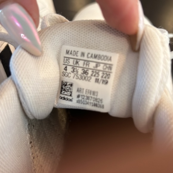 Adidas - Picture 3 of 3